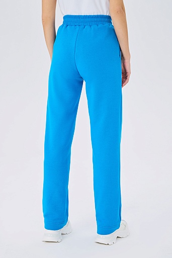 Трикотажные брюки ярко-голубого цвета
