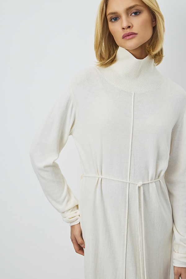 	 Зима – не повод отказываться от платьев: трикотажные и вязаные версии. Фото 5