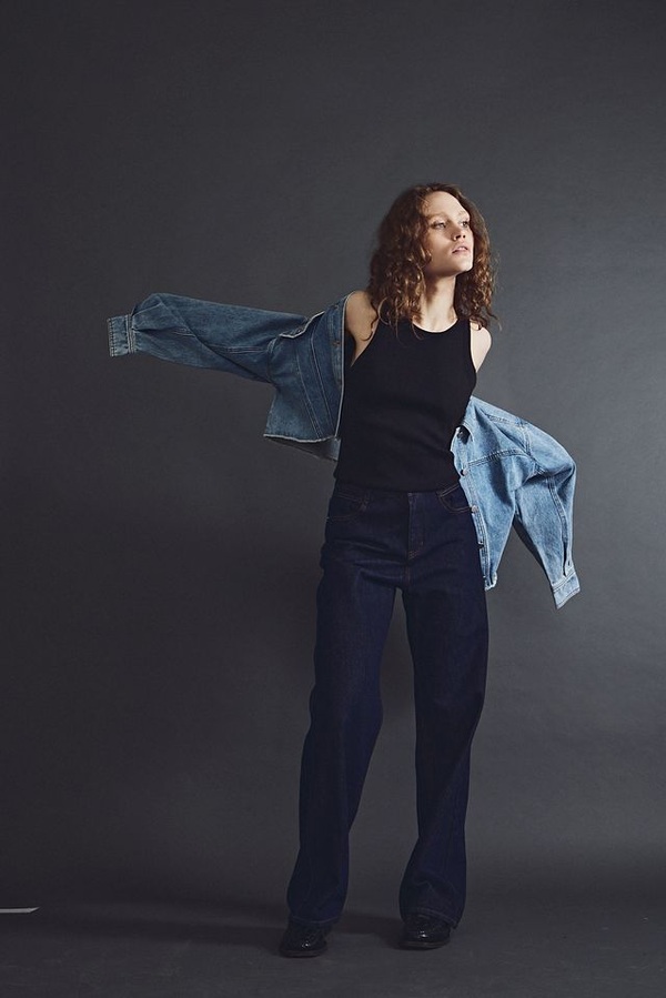 Укороченный верх и джинсы с высокой посадкой: носим правильно. Фото 5