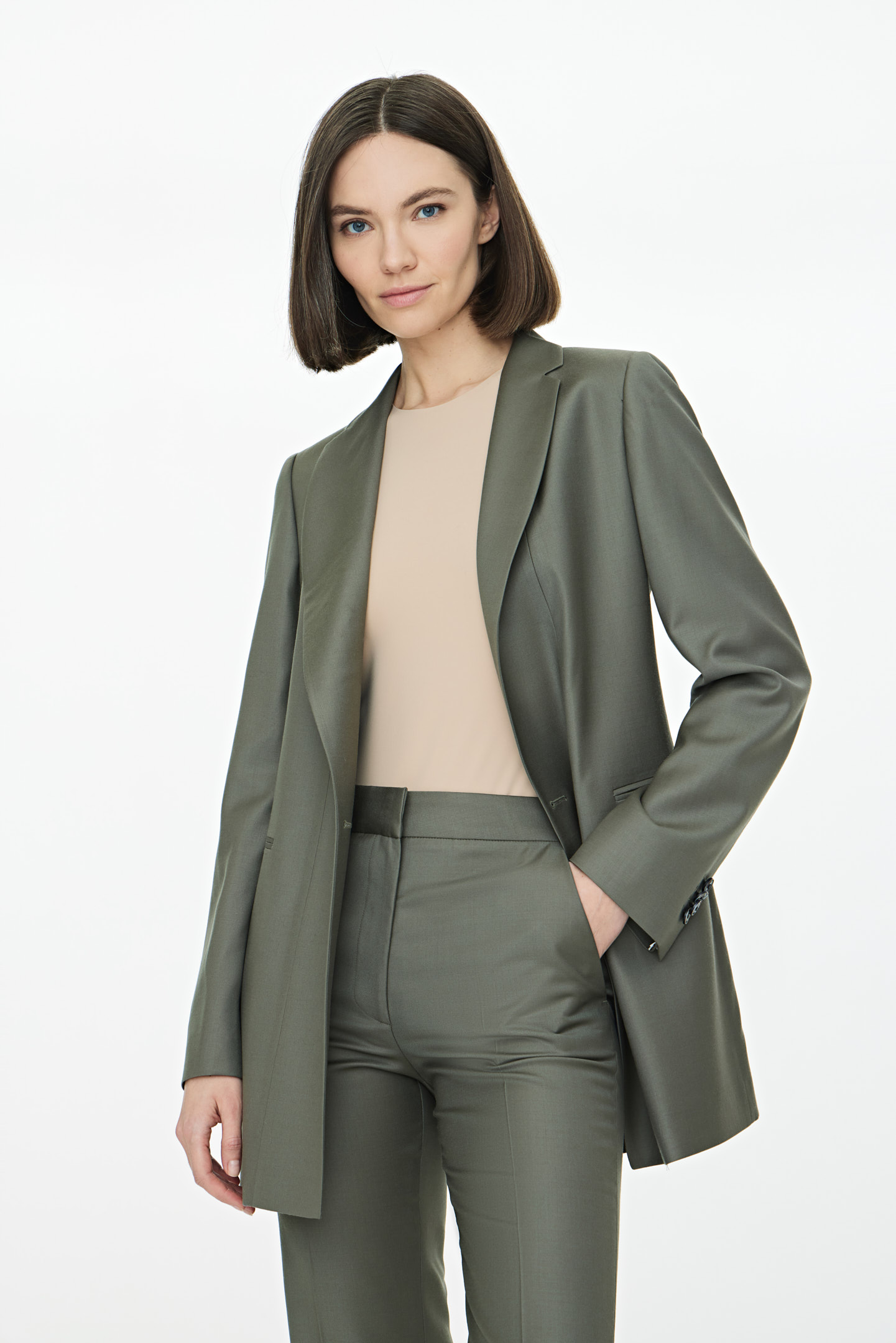 оливковый пиджак. оливковый пиджак женский. пиджак оливкового цвета женский. оливковый пиджак женский. оливковый пиджак женский оверсайз.