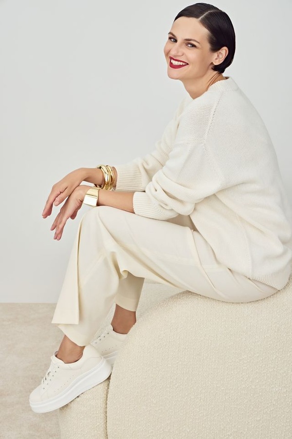 Стилизуем свитеры-оверсайз, чтобы они не полнили. Фото 7