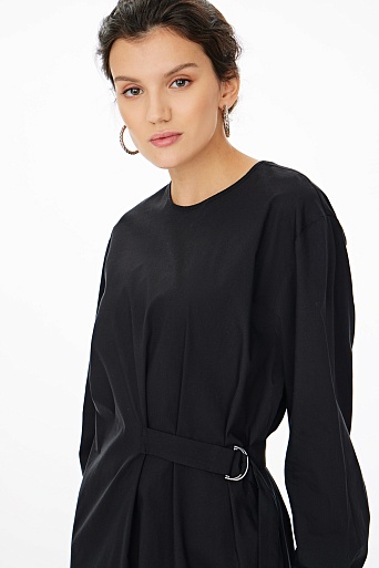 Черное ассиметричное платье с поясом