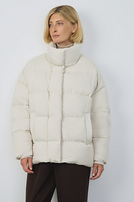 Пуховик с воротником-стойкой, молочный