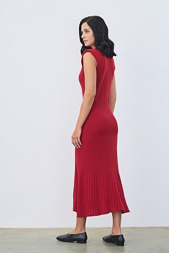 Трикотажное платье в рубчик с кашемиром, красное