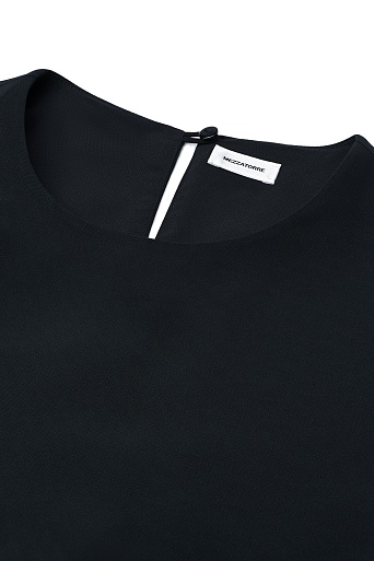 Ассиметричное платье без рукавов, черное