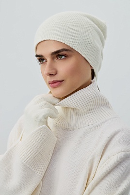 Шапка бини с ангорой, молочная