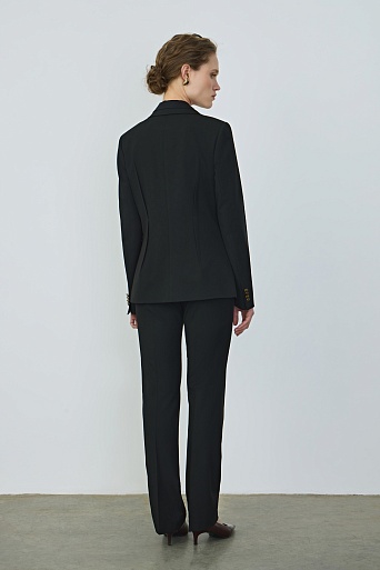 Жакет с акцентными вытачками и золотыми пуговицами, черный