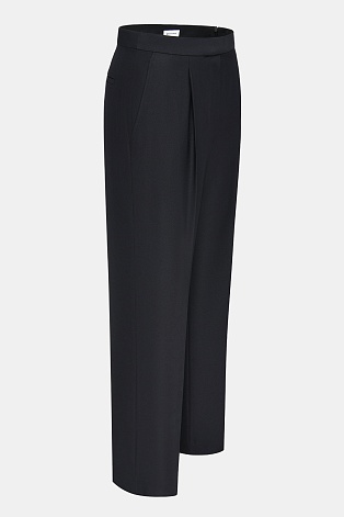 Черные прямые брюки со стрелками