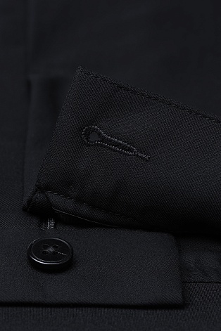 Зауженные брюки, черные