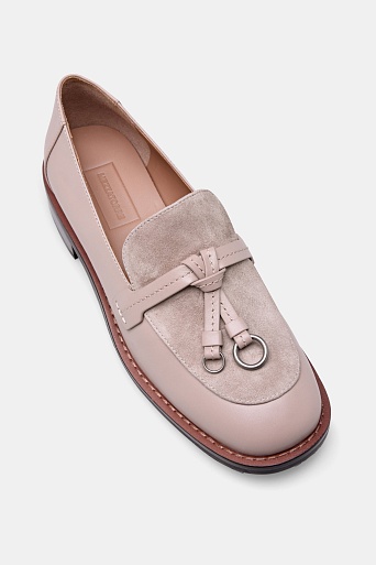 Лоферы с ремешком, пудровые