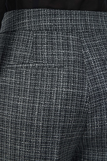 Свободные костюмные брюки из букле в клетку, серые