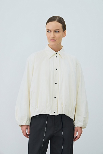 Свободная куртка на пуху, молочная