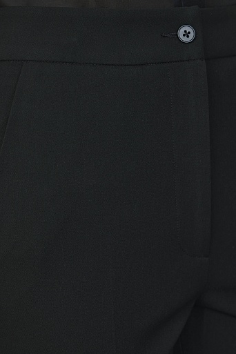 Зауженные костюмные брюки со стрелками, черные