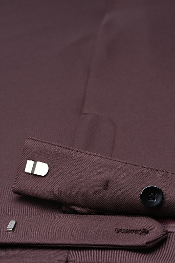Прямые костюмные брюки со стрелками, винные