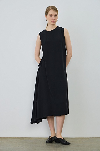 Ассиметричное платье без рукавов, черное
