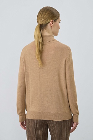 Светло-коричневая водолазка