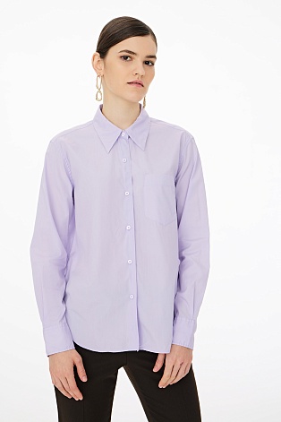 Лиловая блузка рубашечного покроя