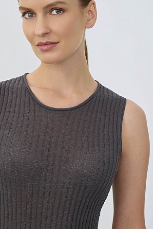 Топ без рукавов с рваным эффектом, серый