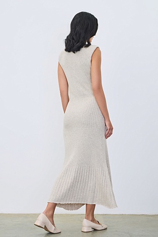 Трикотажное платье в рубчик с кашемиром, серо-бежевый меланж