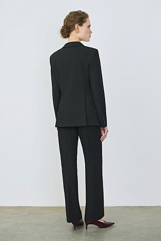 Приталенный жакет с фигурными деталями, черный