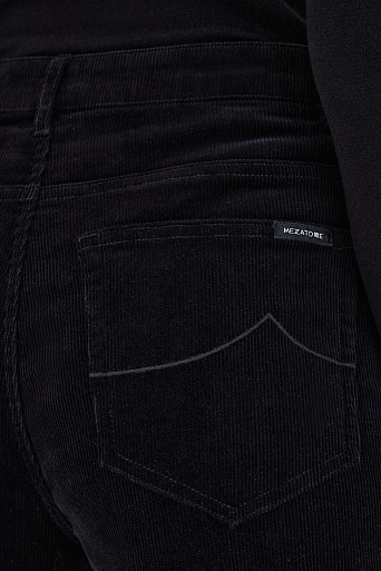 Вельветовые брюки черного цвета