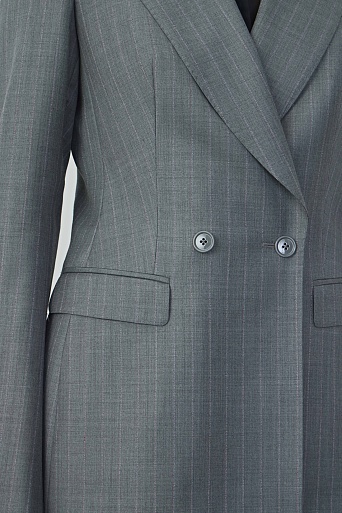 Двубортный жакет из шерсти в меловую полоску, серый