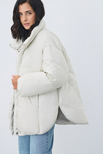 Пуховик с воротником стойкой, белый