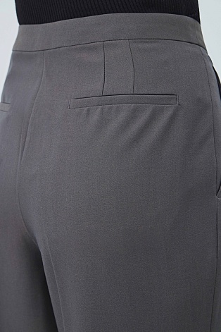 Прямые брюки с защипами, серые