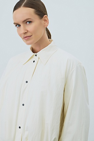 Свободная куртка на пуху, молочная