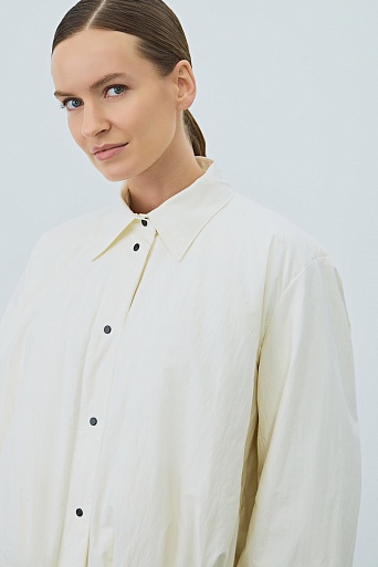 Свободная куртка на пуху, молочная