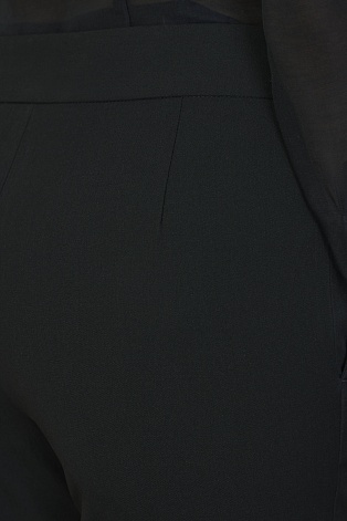 Зауженные костюмные брюки со стрелками, черные