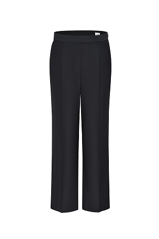 Черные прямые брюки со стрелками