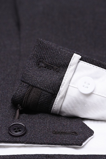 Широкие костюмные брюки со стрелками