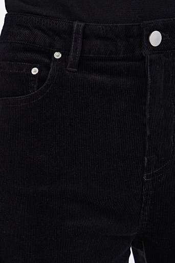 Вельветовые брюки черного цвета