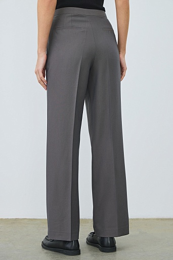 Прямые брюки с защипами, серые