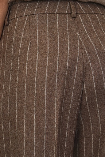 Прямые свободные брюки в полоску, коричневые