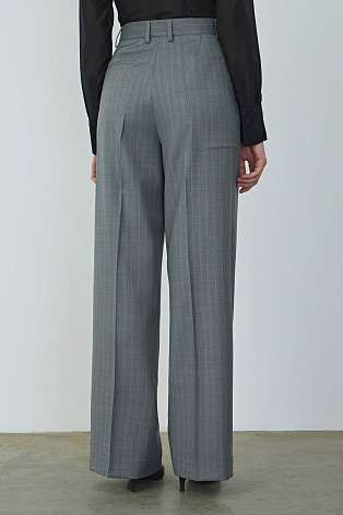 Широкие костюмные брюки из шерсти в меловую полоску, серые
