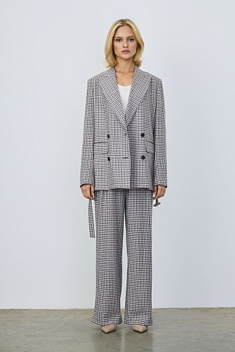 Двубортный жакет на поясе в серо-красную клетку, белый
