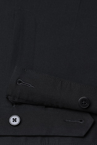 Черные прямые брюки со стрелками