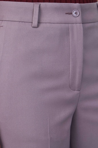 Прямые брюки со стрелками, цвет фиолетовый MARIA