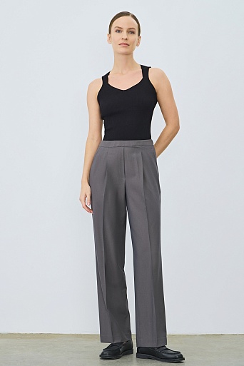 Прямые брюки с защипами, серые