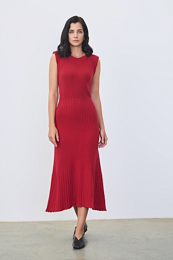 Трикотажное платье в рубчик с кашемиром, красное