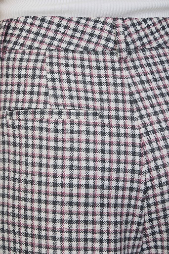 Прямые свободные брюки в серо-красную клетку, белые