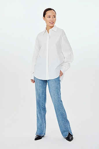 Белая блуза-оверсайз в рубашечном стиле