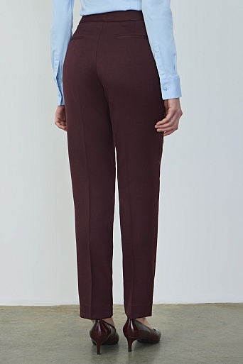 Костюмные зауженные брюки из шерсти, винные