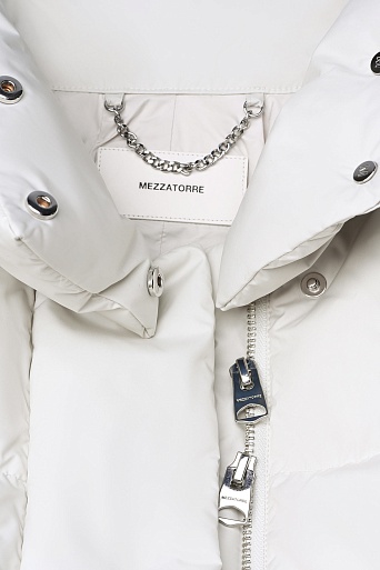 Пуховик с воротником-стойкой, белый