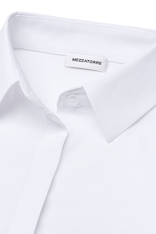 Белая блуза в рубашечном стиле