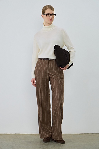 Свободная водолазка из шерсти, молочная