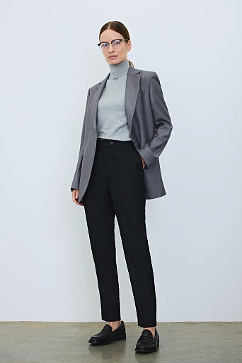 Зауженные брюки со стрелками, черные