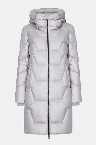 Светло-серый пуховик с фигурной стежкой